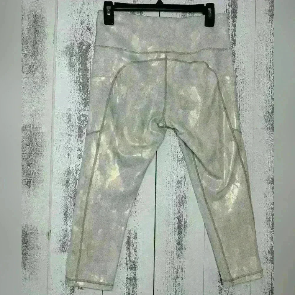 NWOT- ZYIA Silver Camo Metallic Pocket Light n Tight Hi-Rise Capri 20" Leggings - Picture 9 of 11